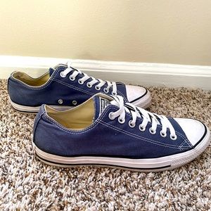 Navy Blue Low Top Converse // 10.5 Womens or 8.5 Mens